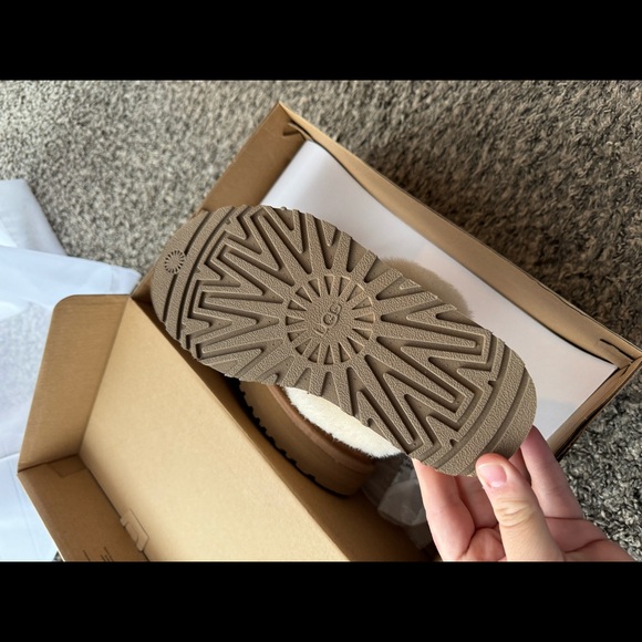 Kids UGG Funkette - Picture 3 of 6